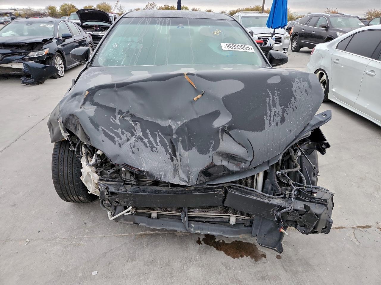 2016 TOYOTA CAMRY LE photo 5