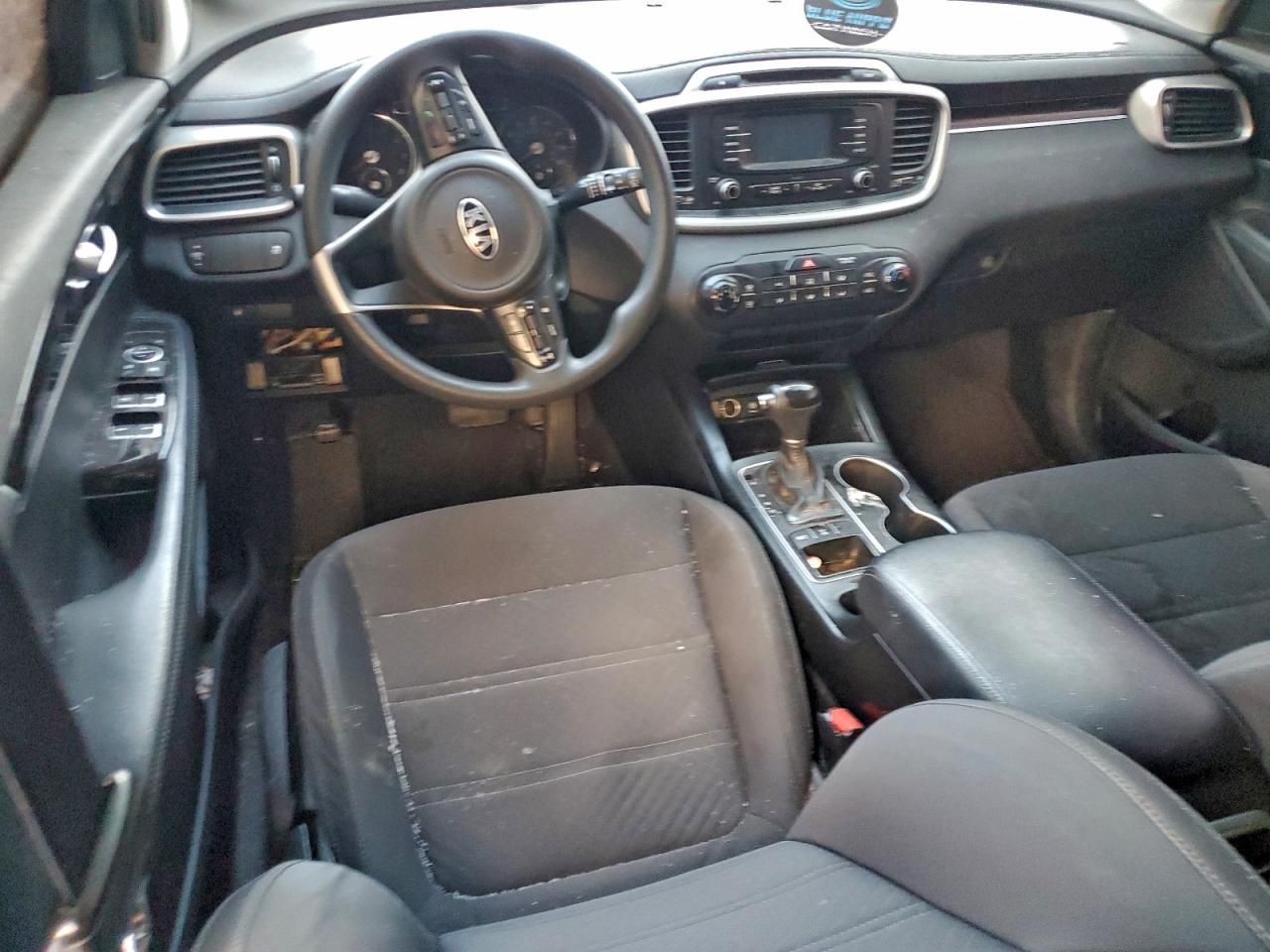 2017 KIA SORENTO LX photo 15