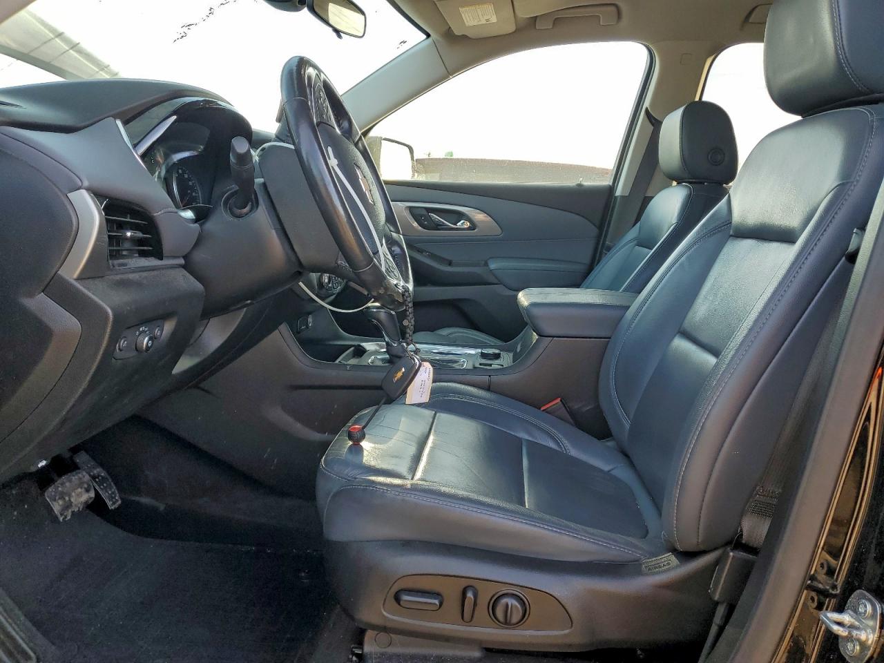 2020 CHEVROLET TRAVERSE LT photo 19