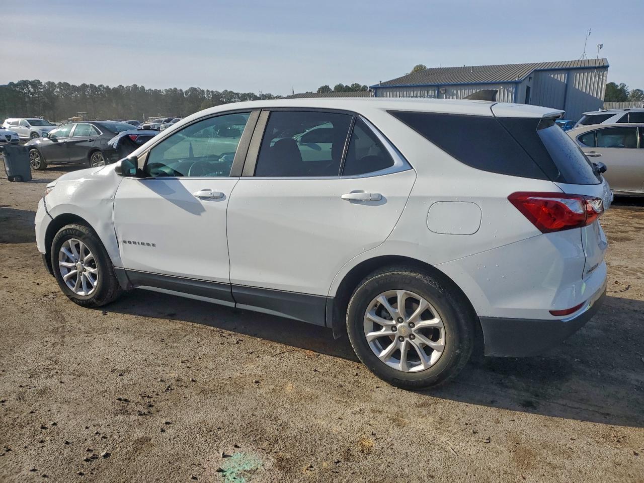 2021 CHEVROLET EQUINOX LT photo 3