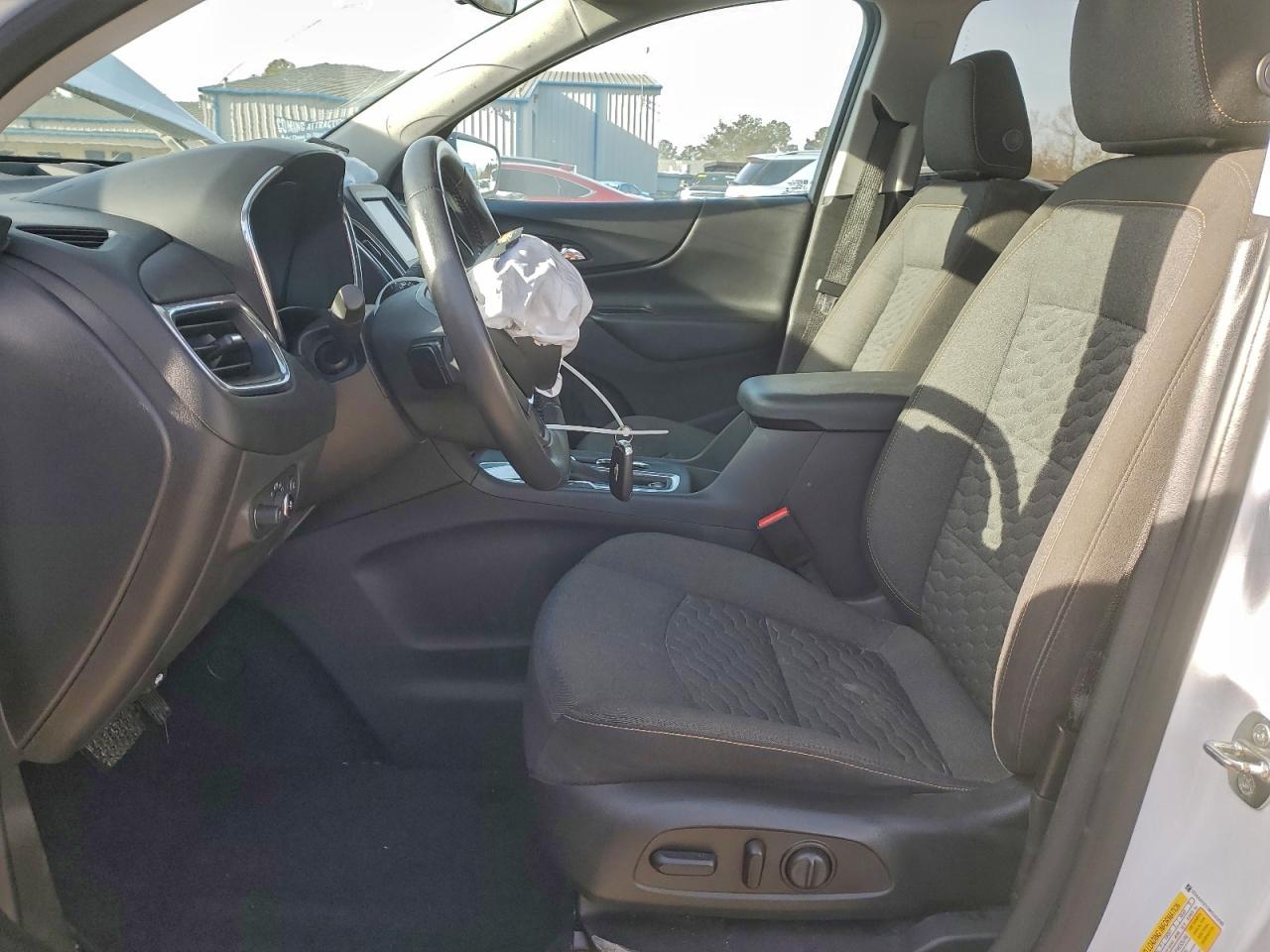 2021 CHEVROLET EQUINOX LT photo 13