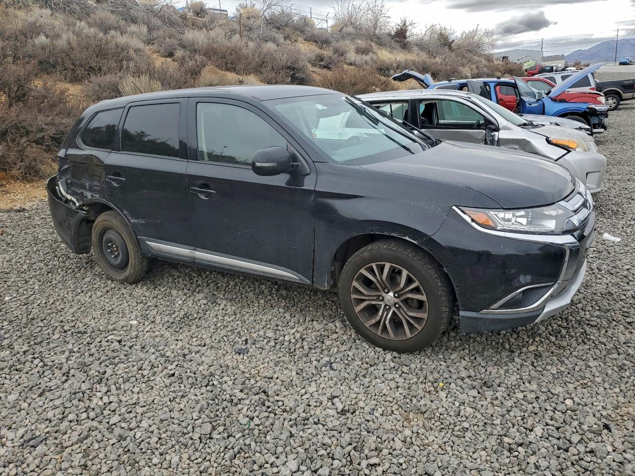 2016 MITSUBISHI OUTLANDER SE photo 7