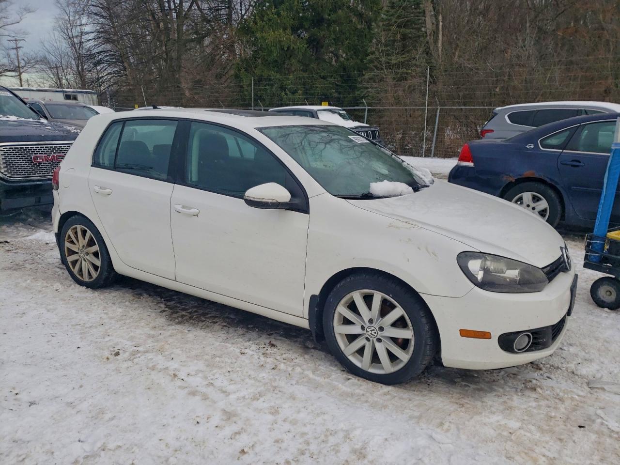 2011 VOLKSWAGEN GOLF photo 10