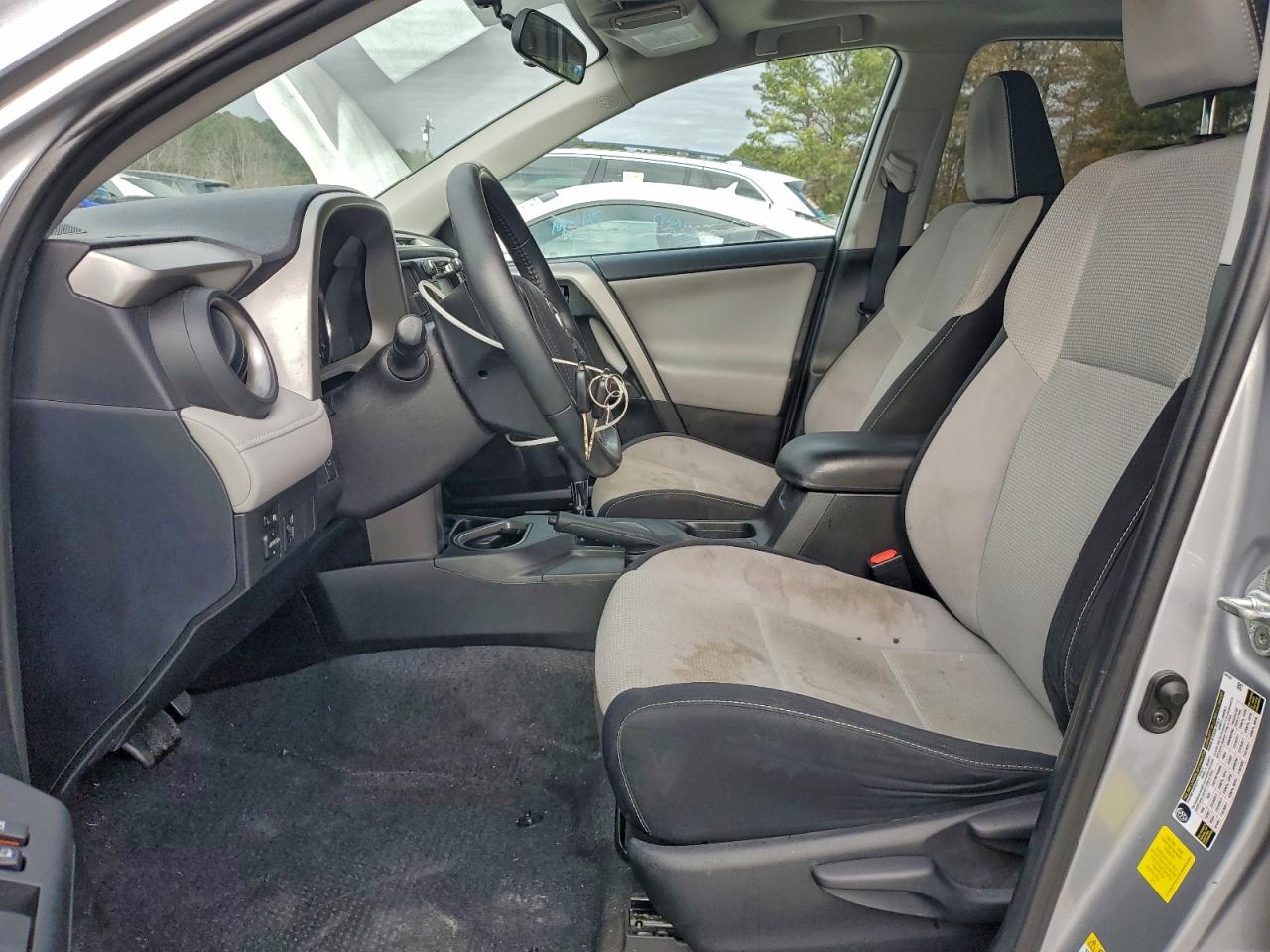 2016 TOYOTA RAV4 XLE photo 19