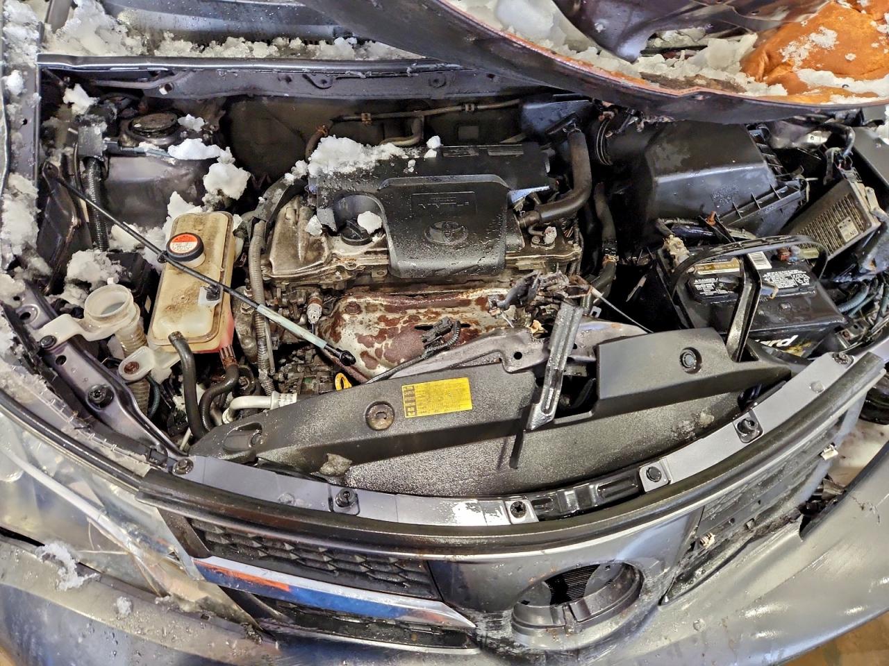 2014 TOYOTA RAV4 XLE photo 12
