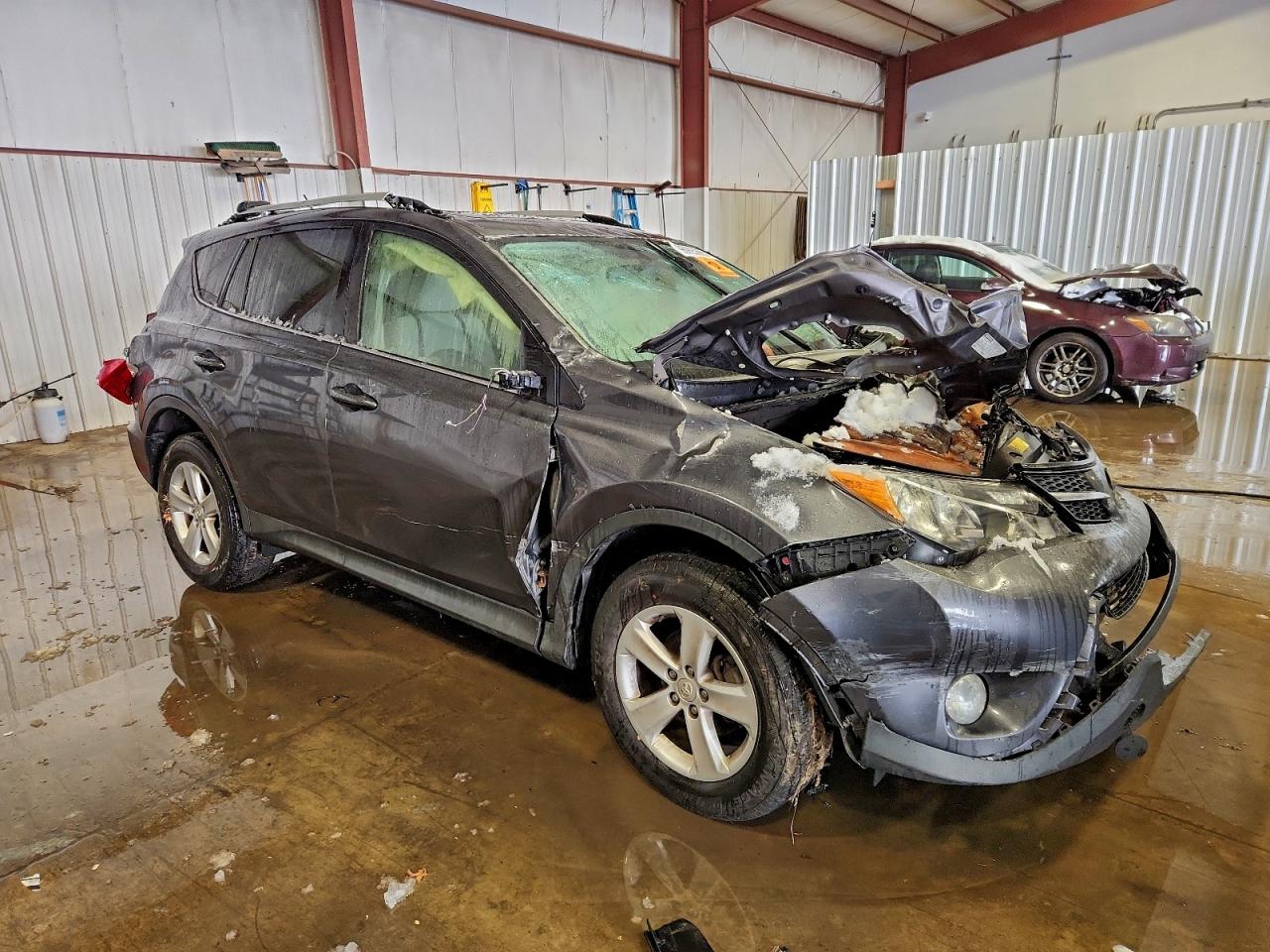 2014 TOYOTA RAV4 XLE photo 4