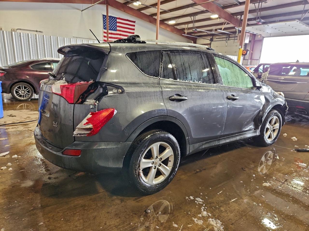 2014 TOYOTA RAV4 XLE photo 3