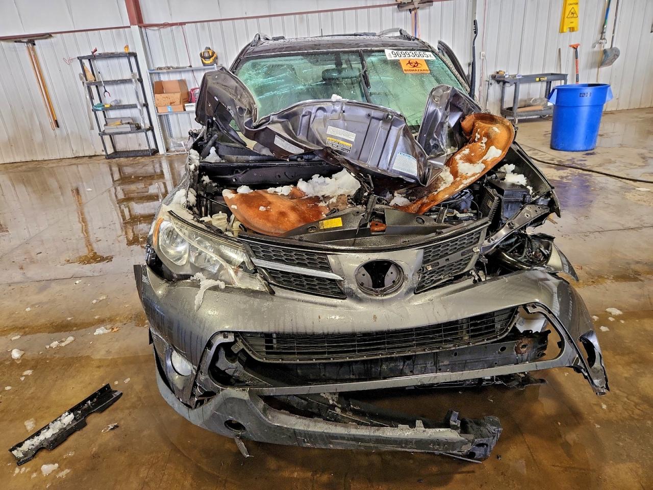 2014 TOYOTA RAV4 XLE photo 5