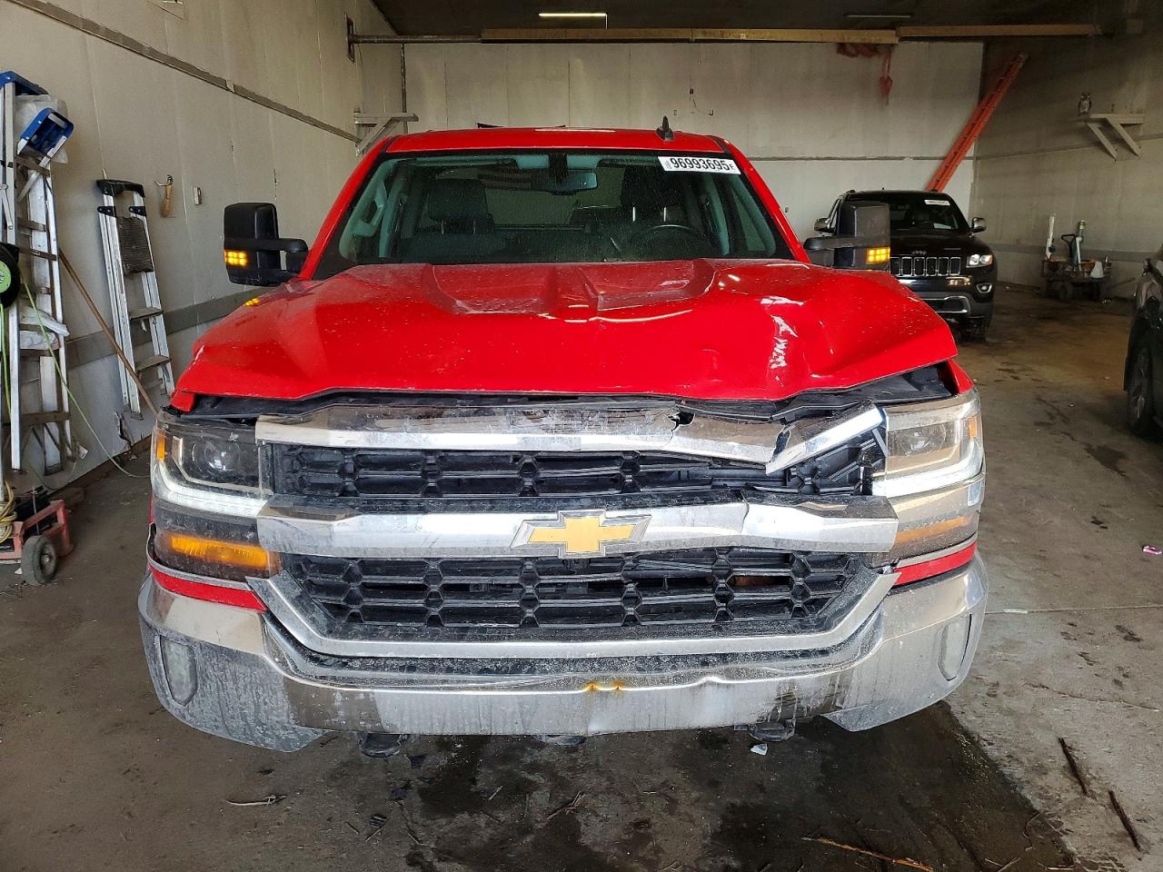 2017 CHEVROLET SILVERADO K1500 LT photo 5