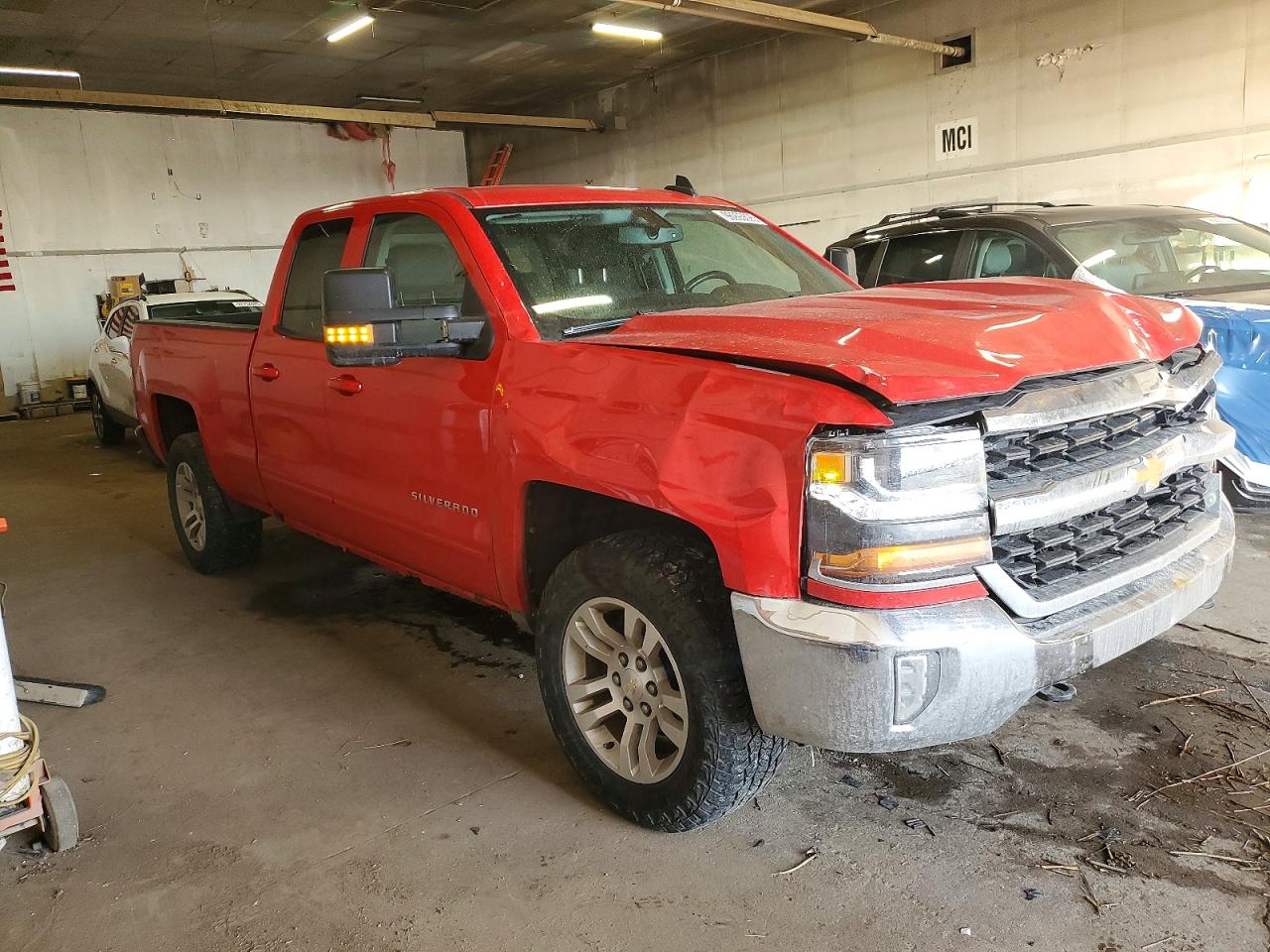 2017 CHEVROLET SILVERADO K1500 LT photo 4