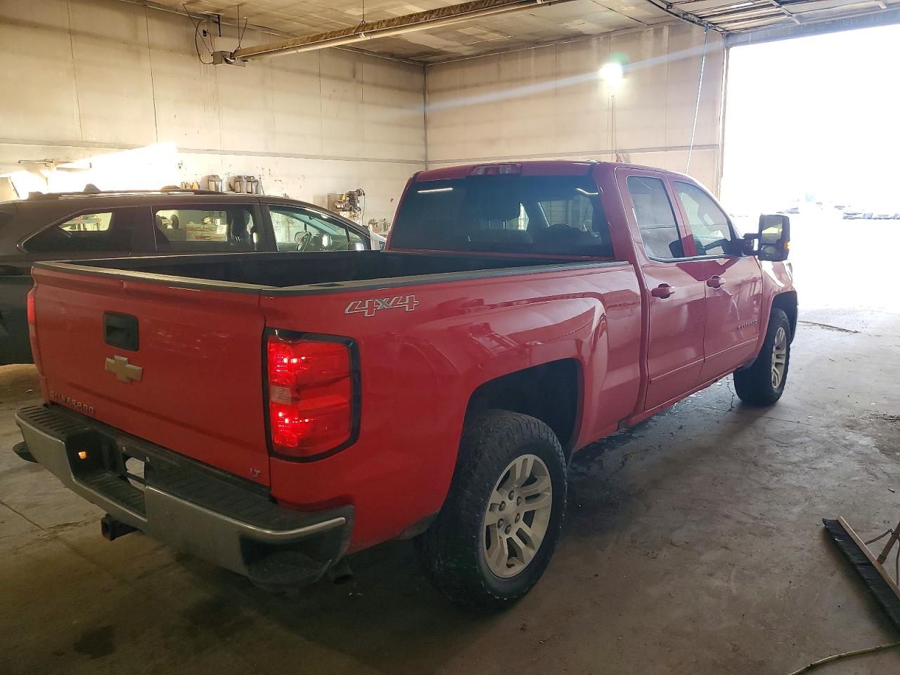 2017 CHEVROLET SILVERADO K1500 LT photo 3
