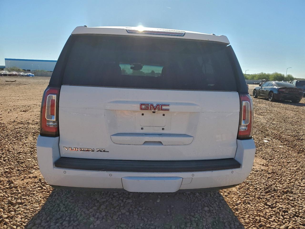 2015 GMC YUKON XL K1500 SLE photo 6