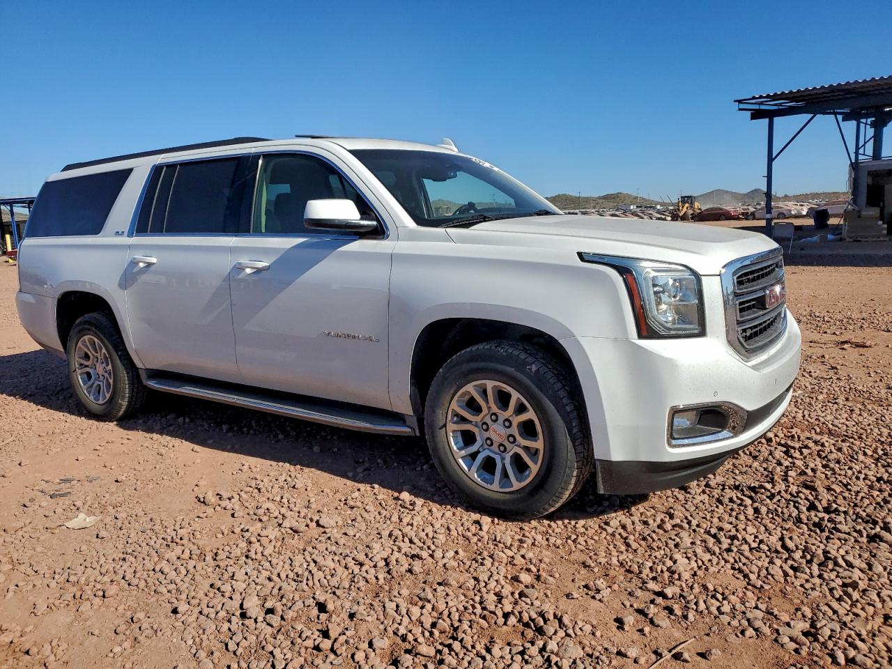 2015 GMC YUKON XL K1500 SLE photo 4