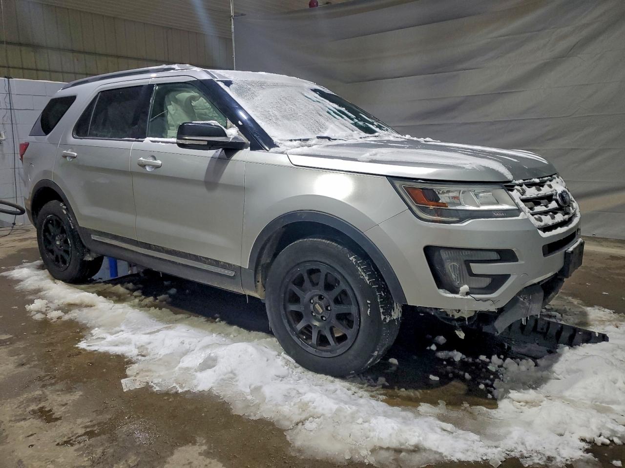2017 FORD EXPLORER XLT photo 10