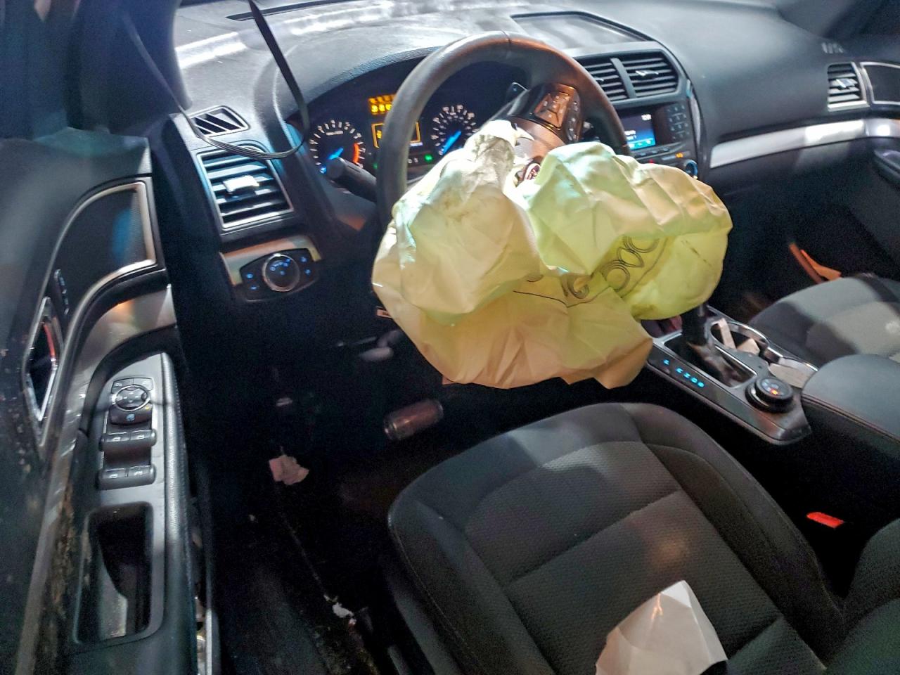 2017 FORD EXPLORER XLT photo 22