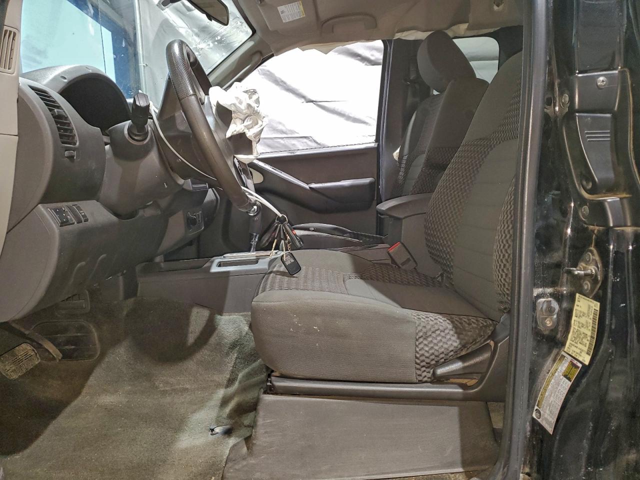 2011 NISSAN FRONTIER SV photo 13