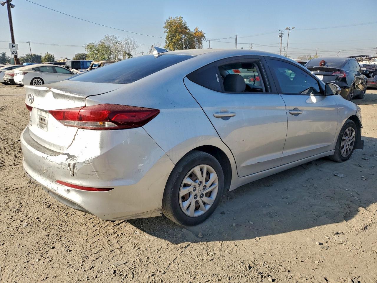 2017 HYUNDAI ELANTRA SE photo 5