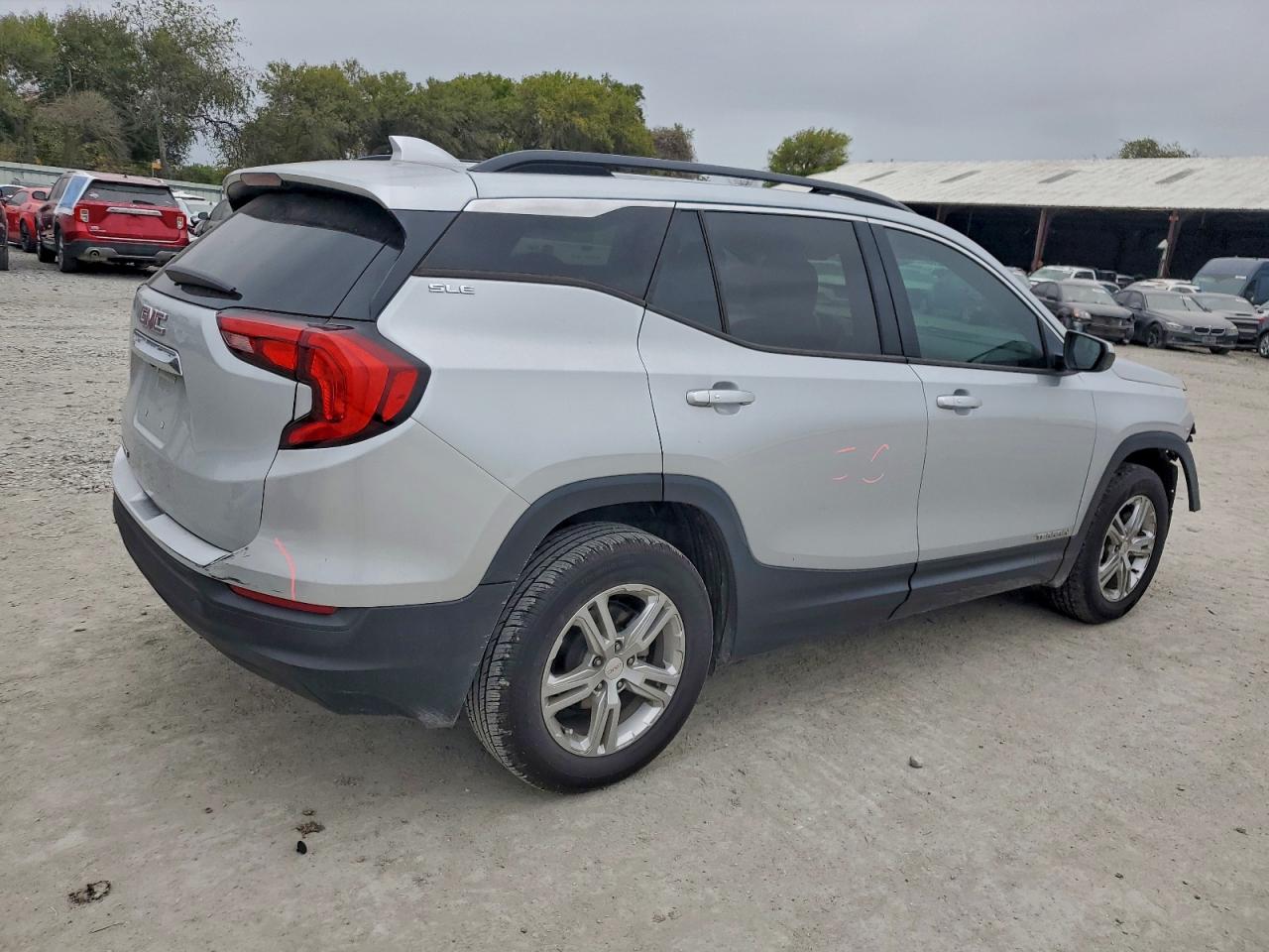 2020 GMC TERRAIN SLE photo 7