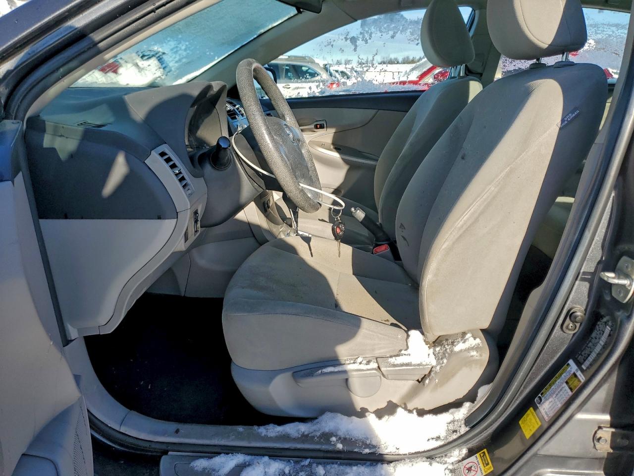 2011 TOYOTA COROLLA BASE photo 13
