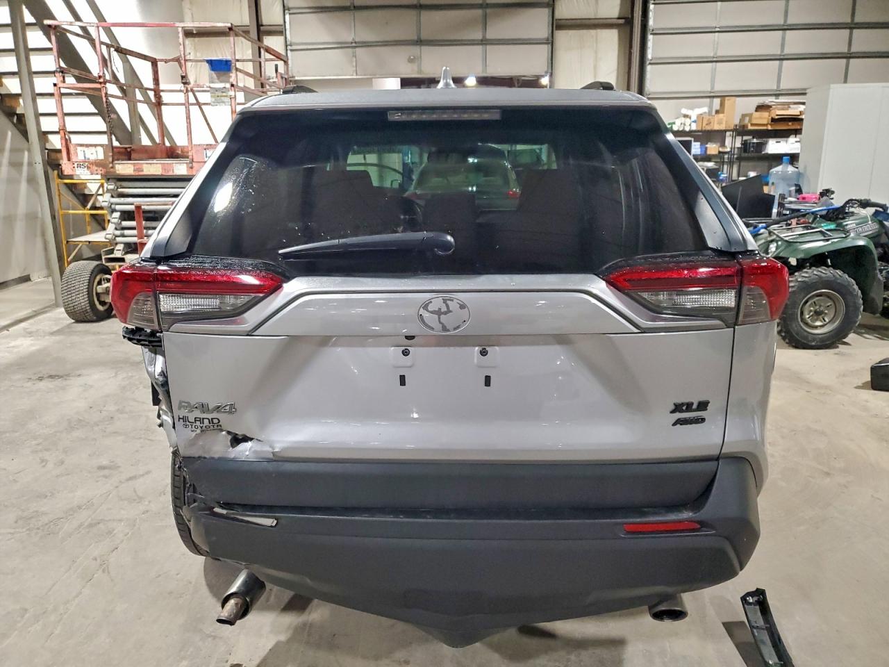 2019 TOYOTA RAV4 XLE photo 11