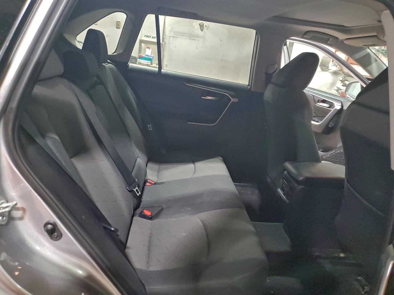 2019 TOYOTA RAV4 XLE photo 21