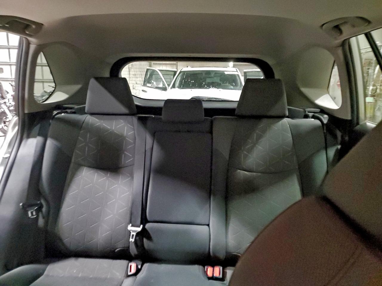2019 TOYOTA RAV4 XLE photo 19