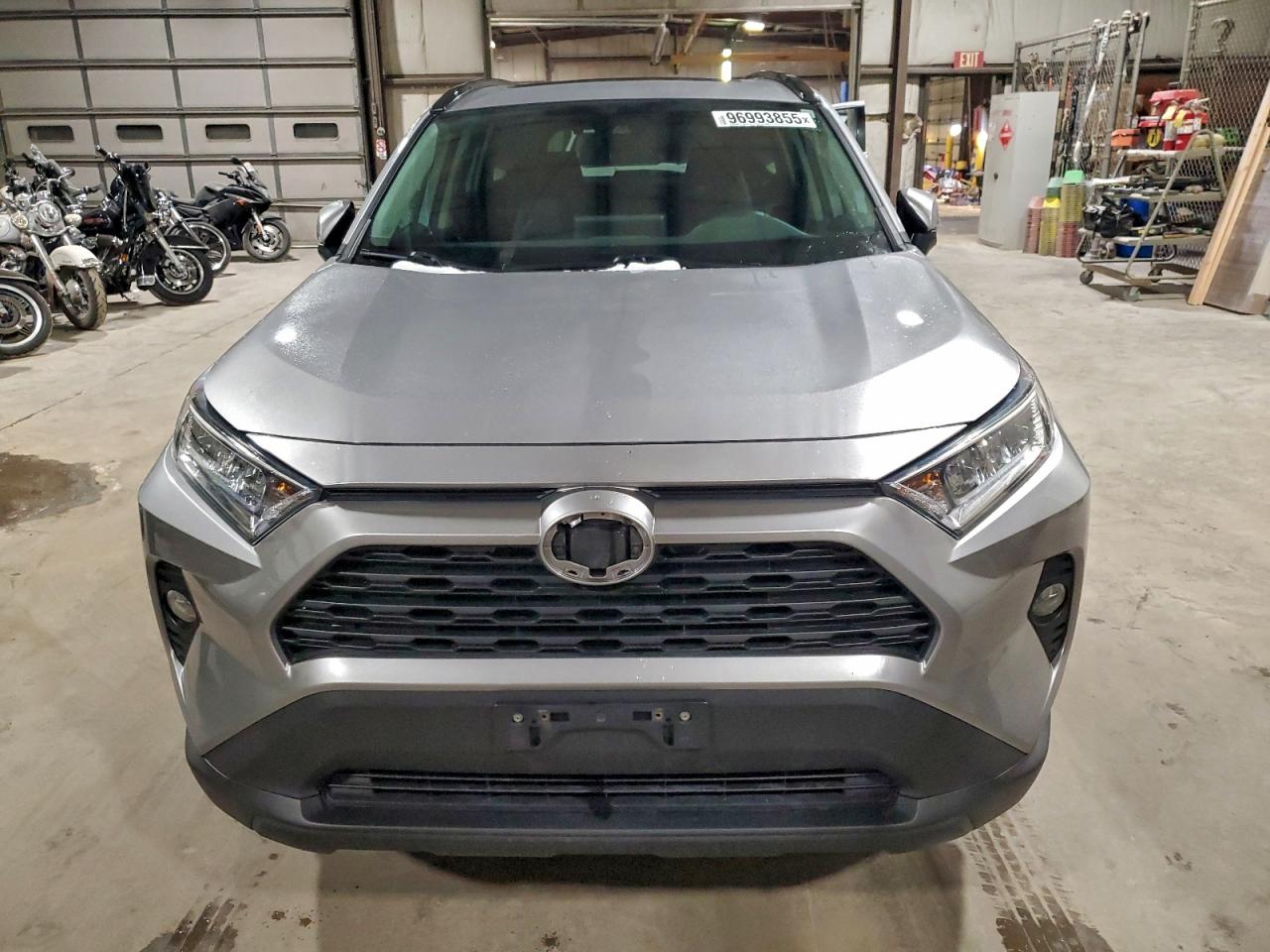 2019 TOYOTA RAV4 XLE photo 9