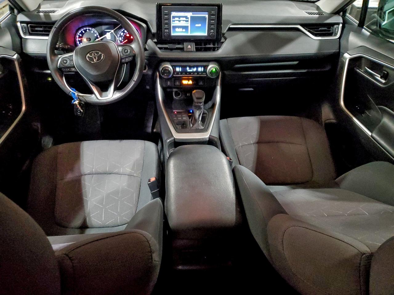 2019 TOYOTA RAV4 XLE photo 15
