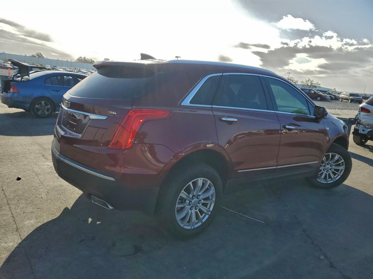 2017 CADILLAC XT5 photo 3