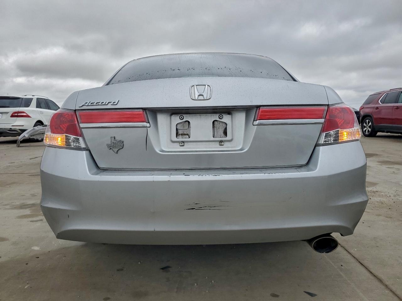 2012 HONDA ACCORD LX photo 11