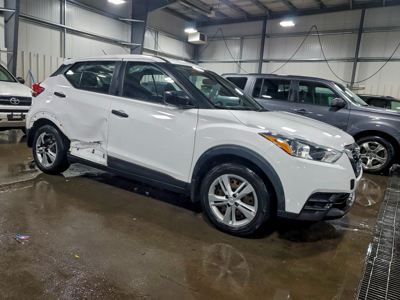 2020 NISSAN KICKS S photo 4