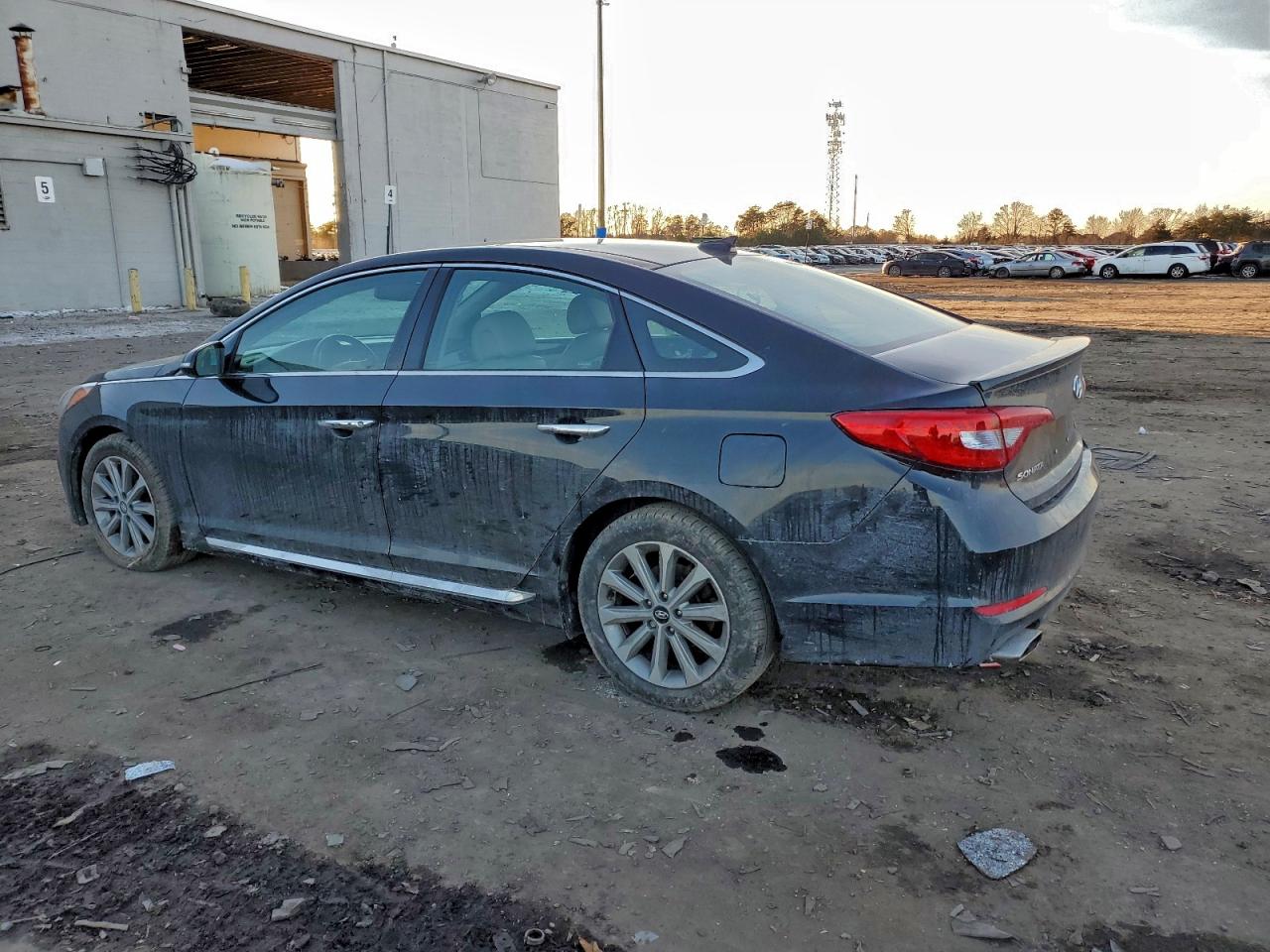 2016 HYUNDAI SONATA SPORT photo 2