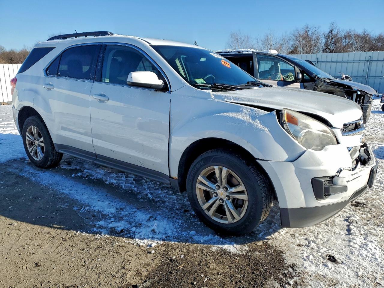 2015 CHEVROLET EQUINOX LT photo 4