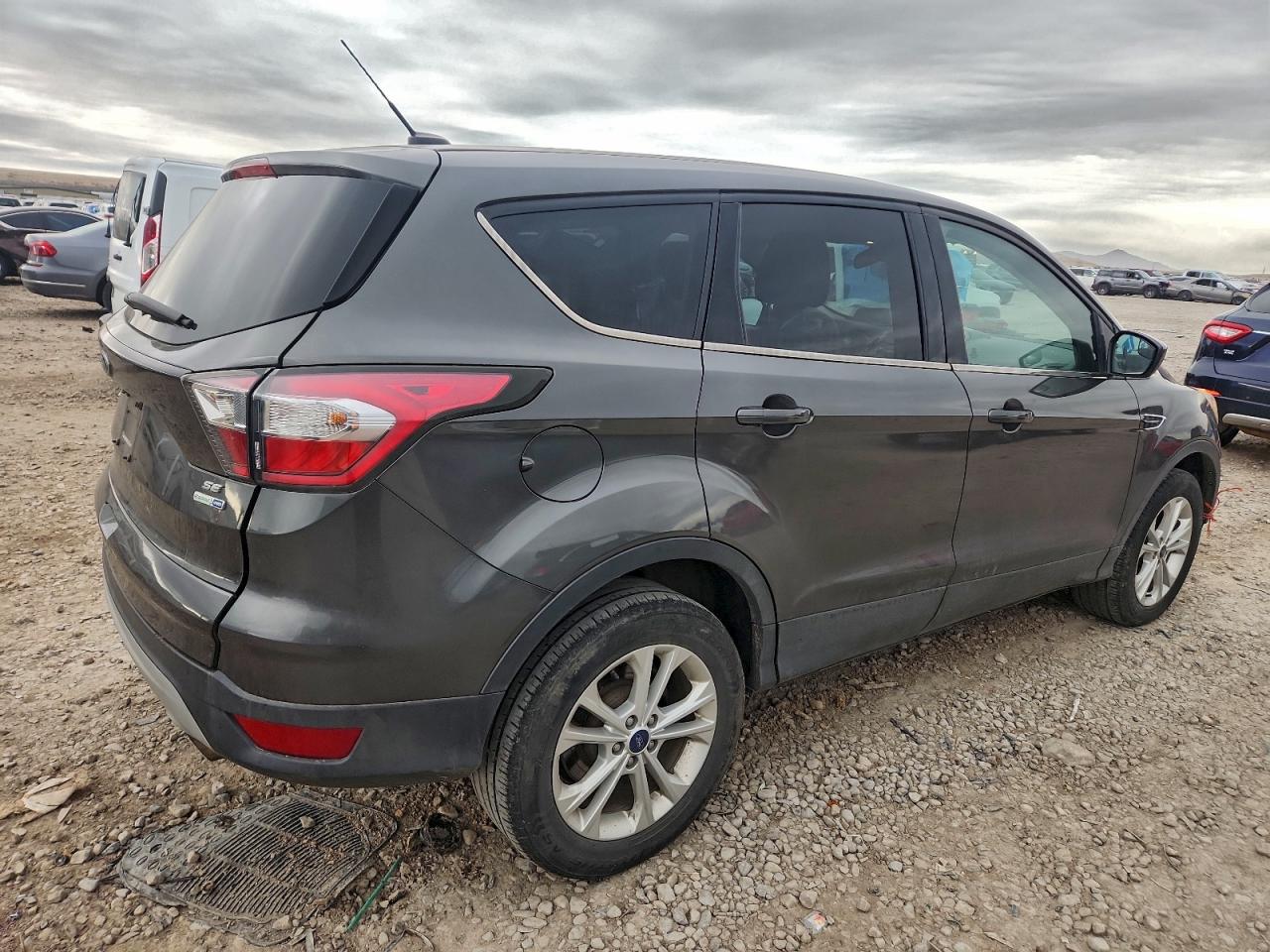 2017 FORD ESCAPE SE photo 5