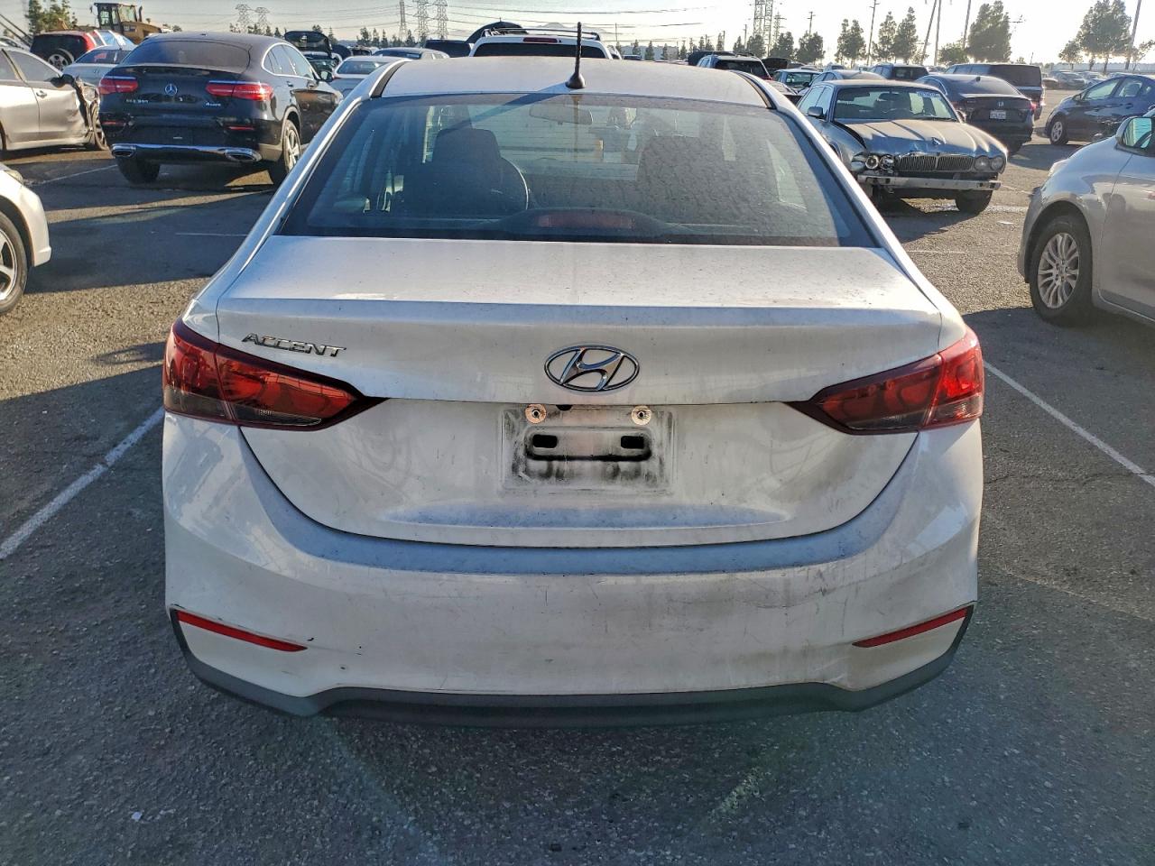 2019 HYUNDAI ACCENT SE photo 6
