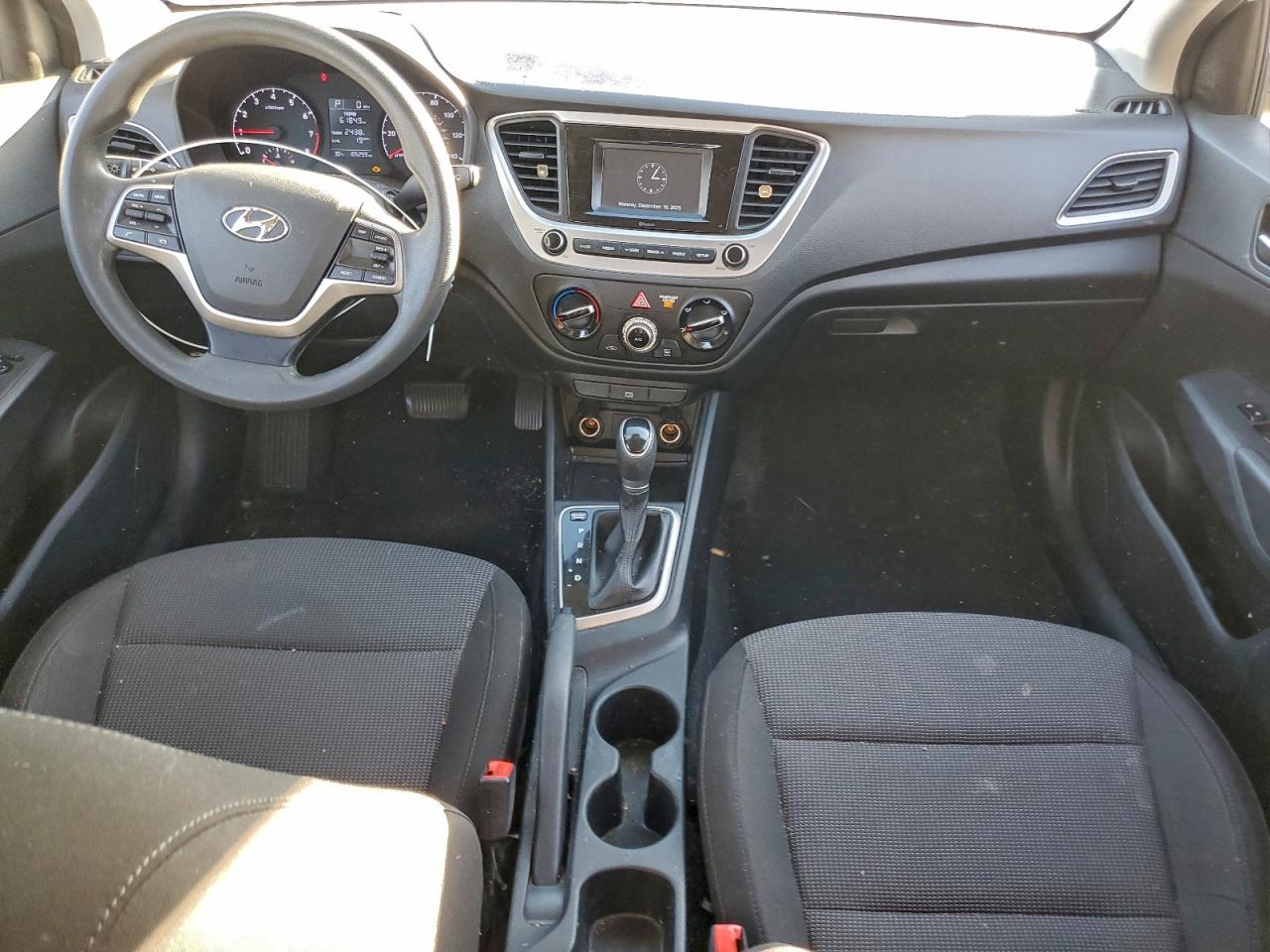 2019 HYUNDAI ACCENT SE photo 8