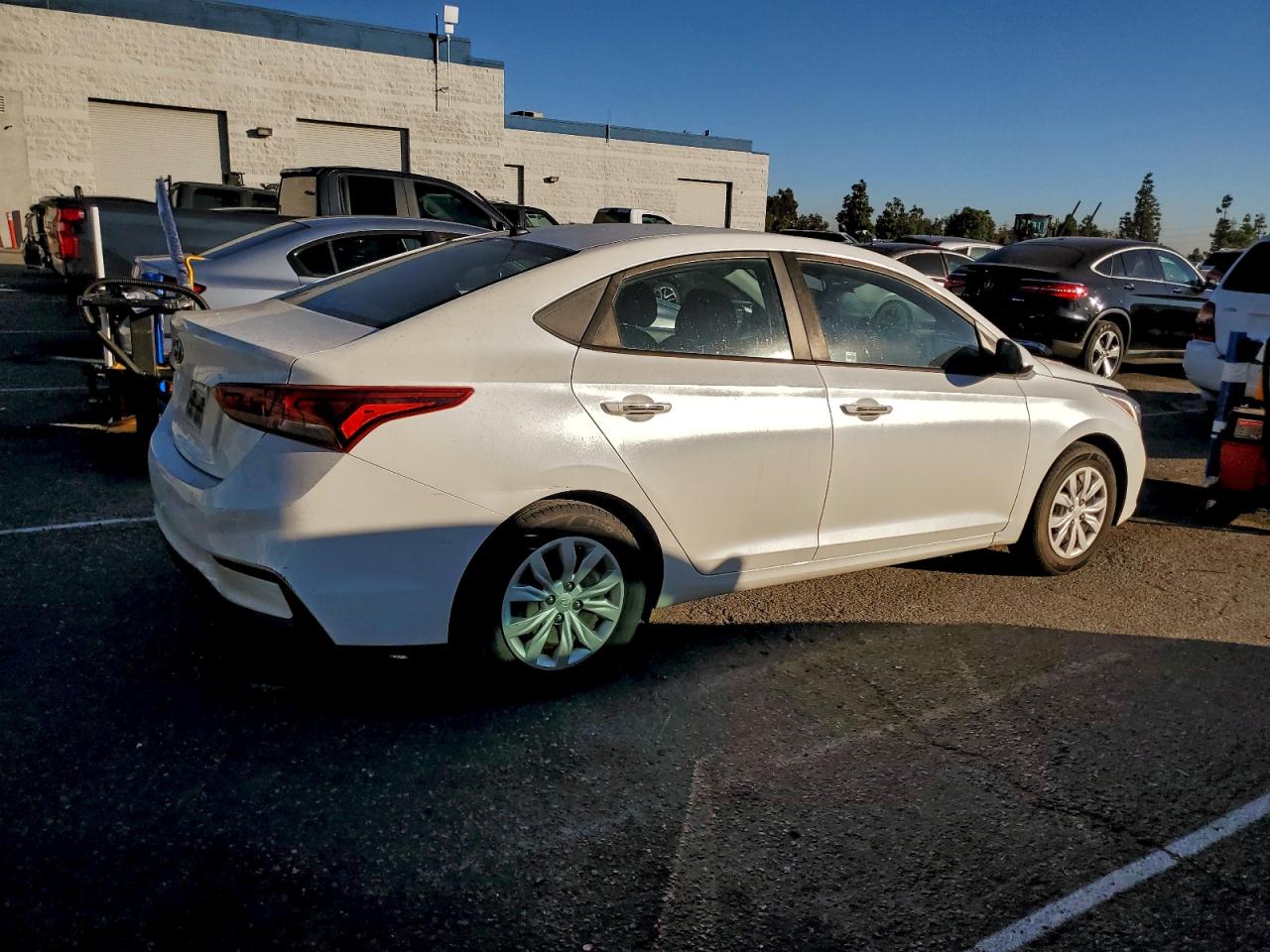2019 HYUNDAI ACCENT SE photo 3