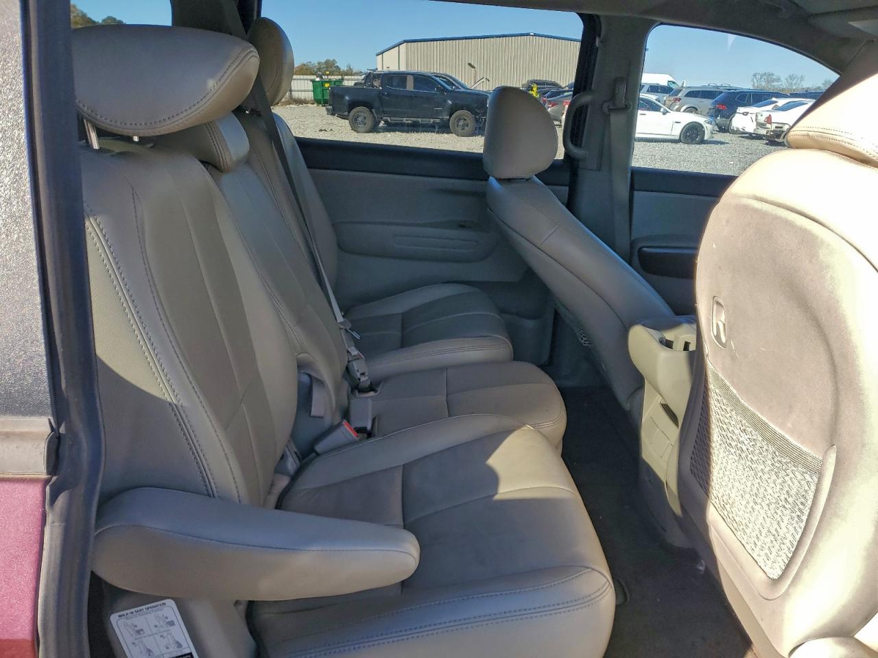 2017 KIA SEDONA LX photo 11