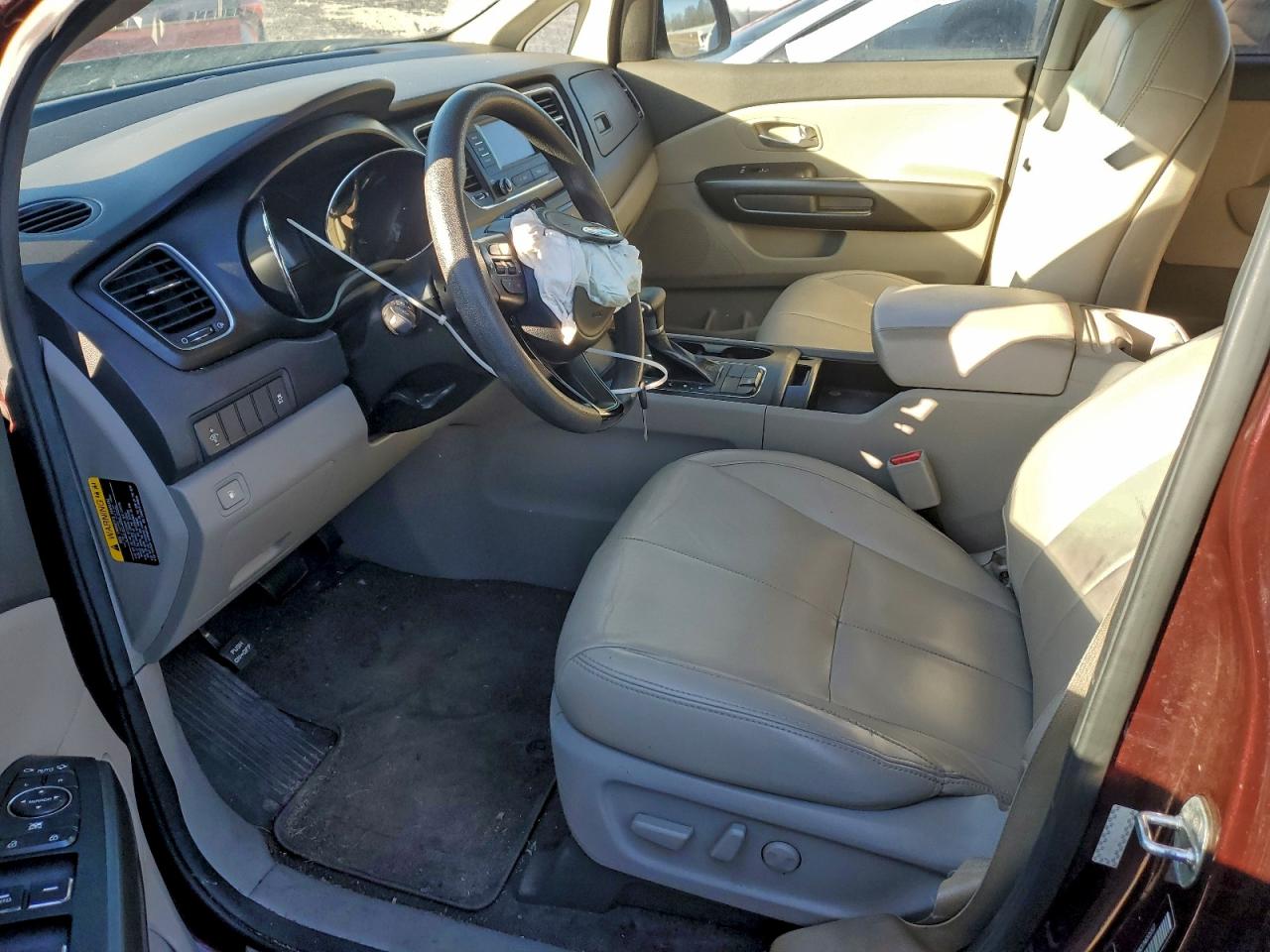 2017 KIA SEDONA LX photo 7