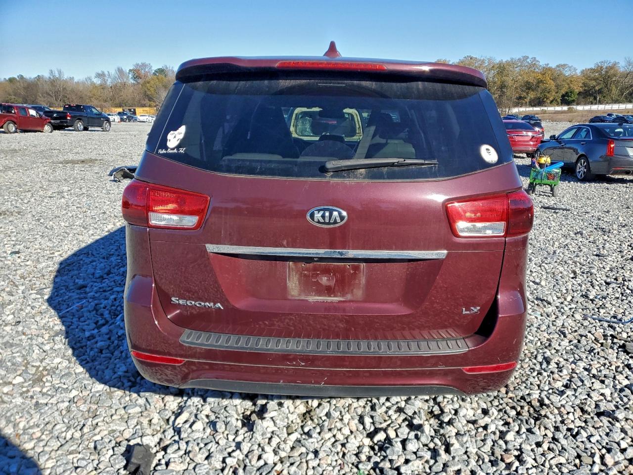 2017 KIA SEDONA LX photo 6