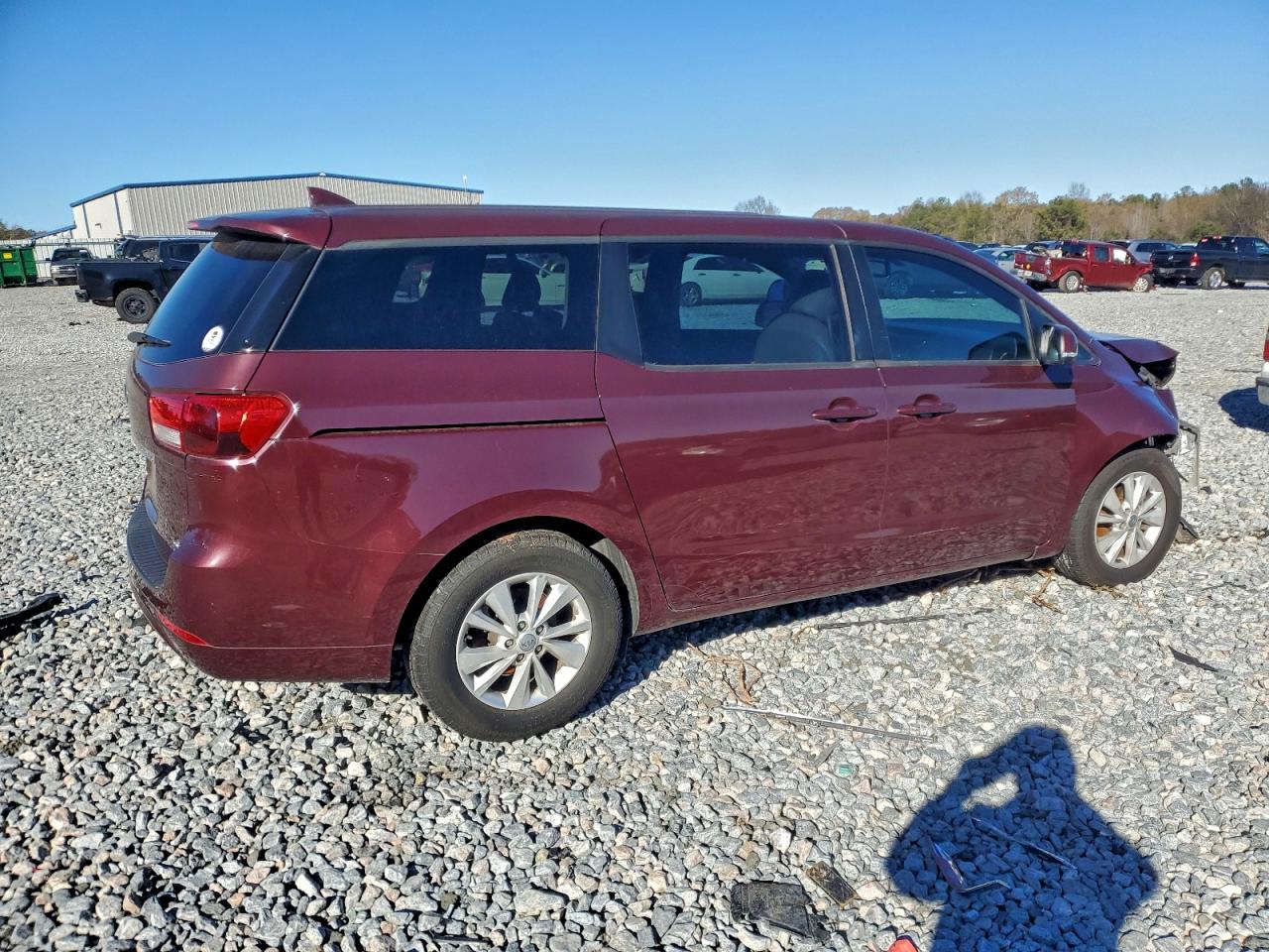 2017 KIA SEDONA LX photo 3