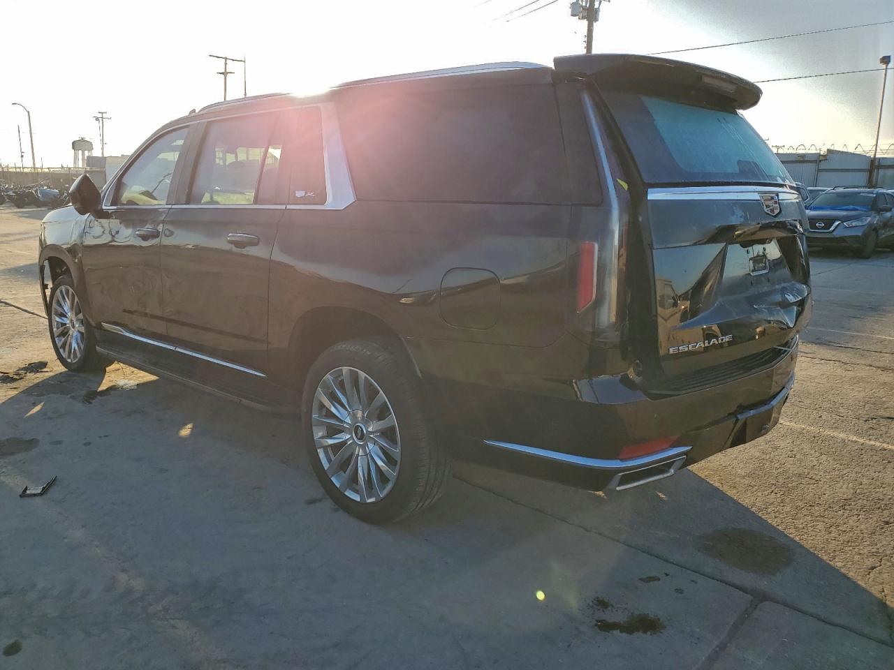 2022 CADILLAC ESCALADE ESV PREMIUM LUXURY photo 2