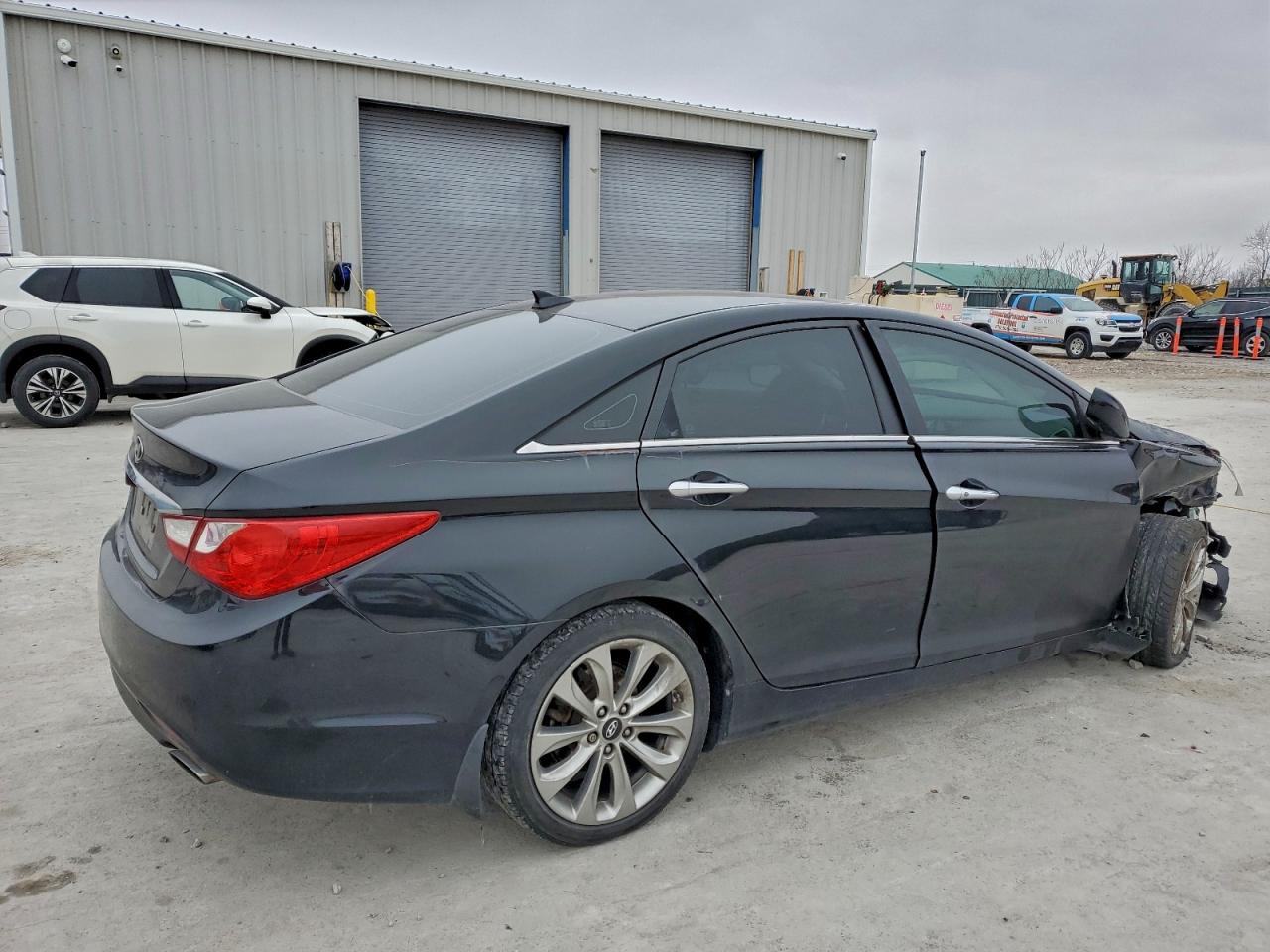 2013 HYUNDAI SONATA SE photo 3