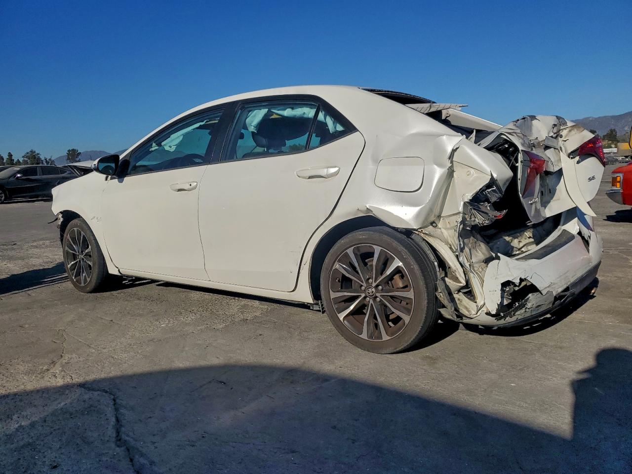 2019 TOYOTA COROLLA L photo 2