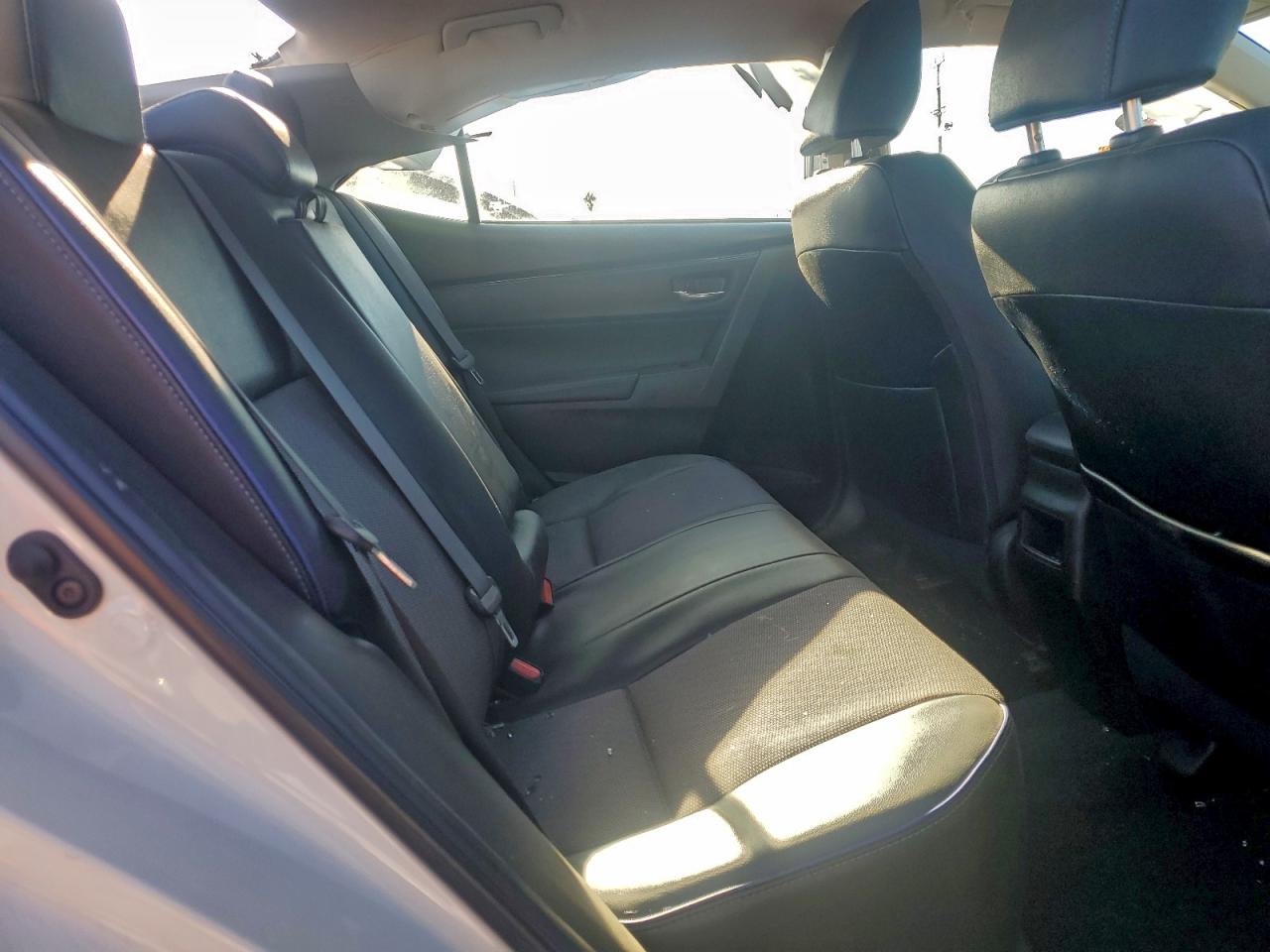 2019 TOYOTA COROLLA L photo 10