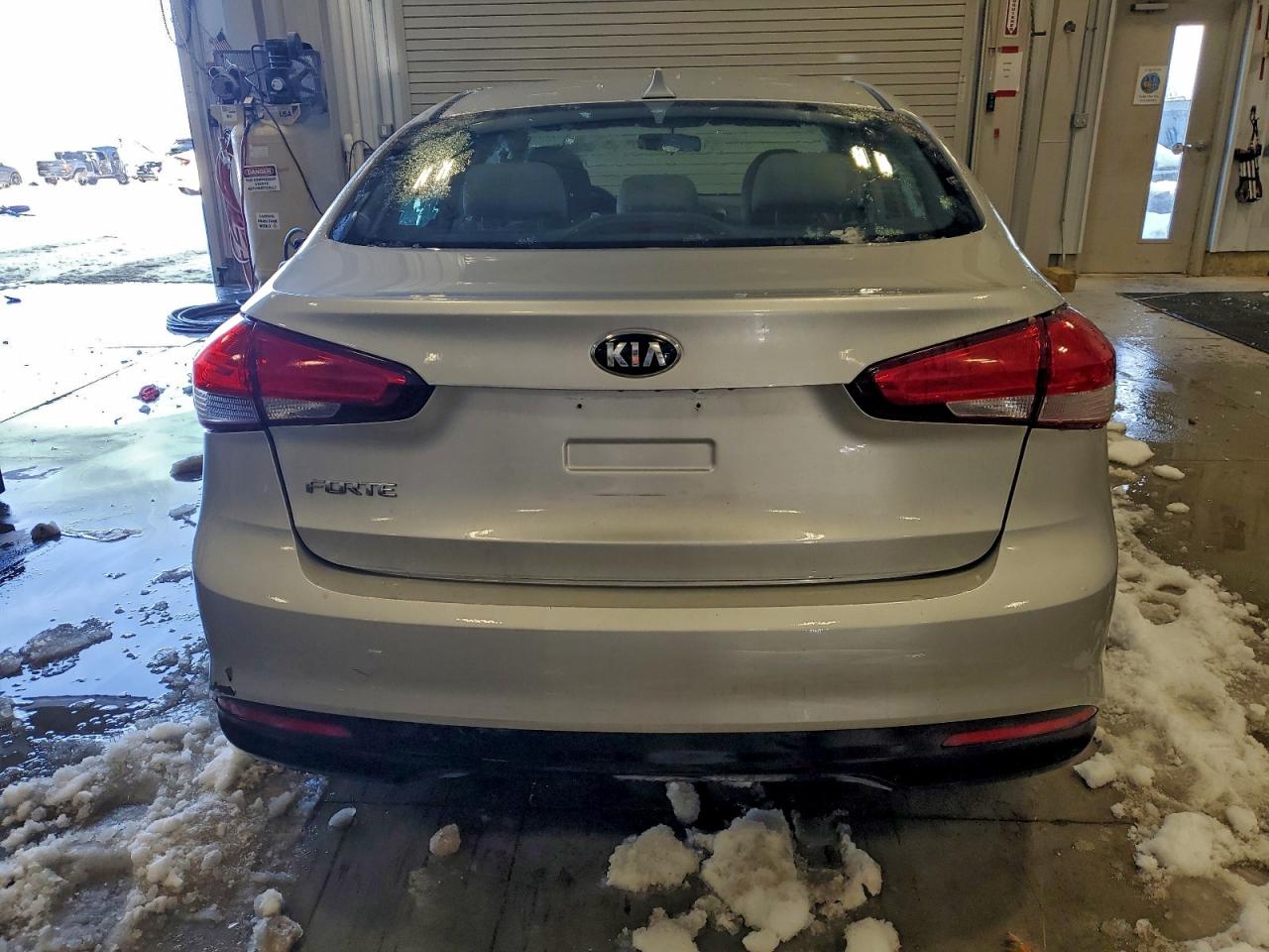 2017 KIA FORTE LX photo 6