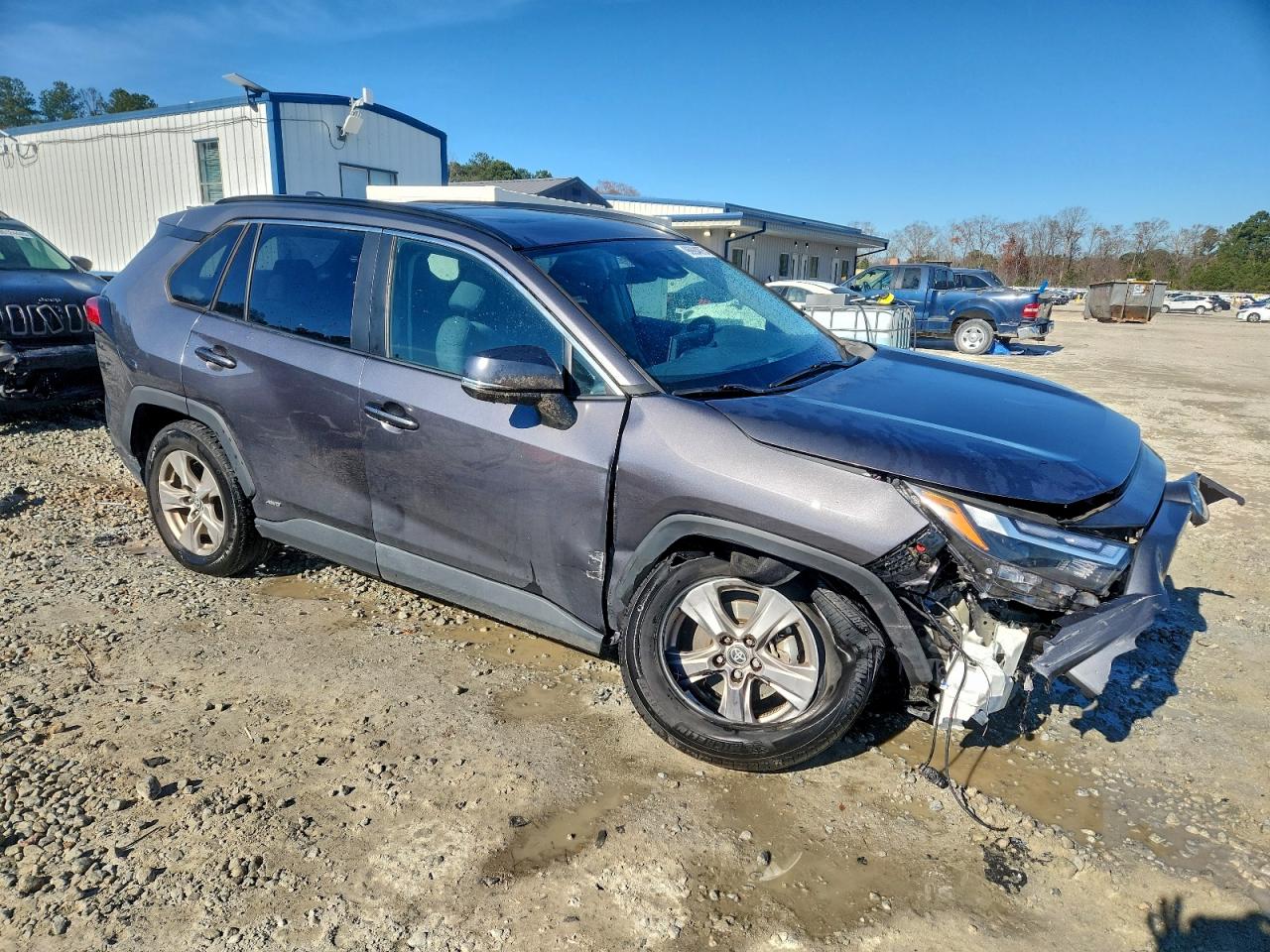 2022 TOYOTA RAV4 XLE photo 7