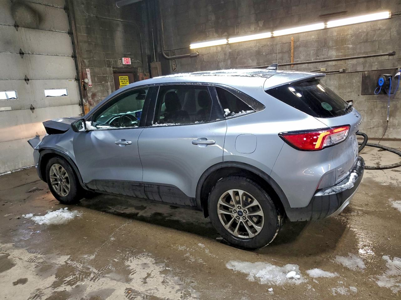 2022 FORD ESCAPE SE photo 2
