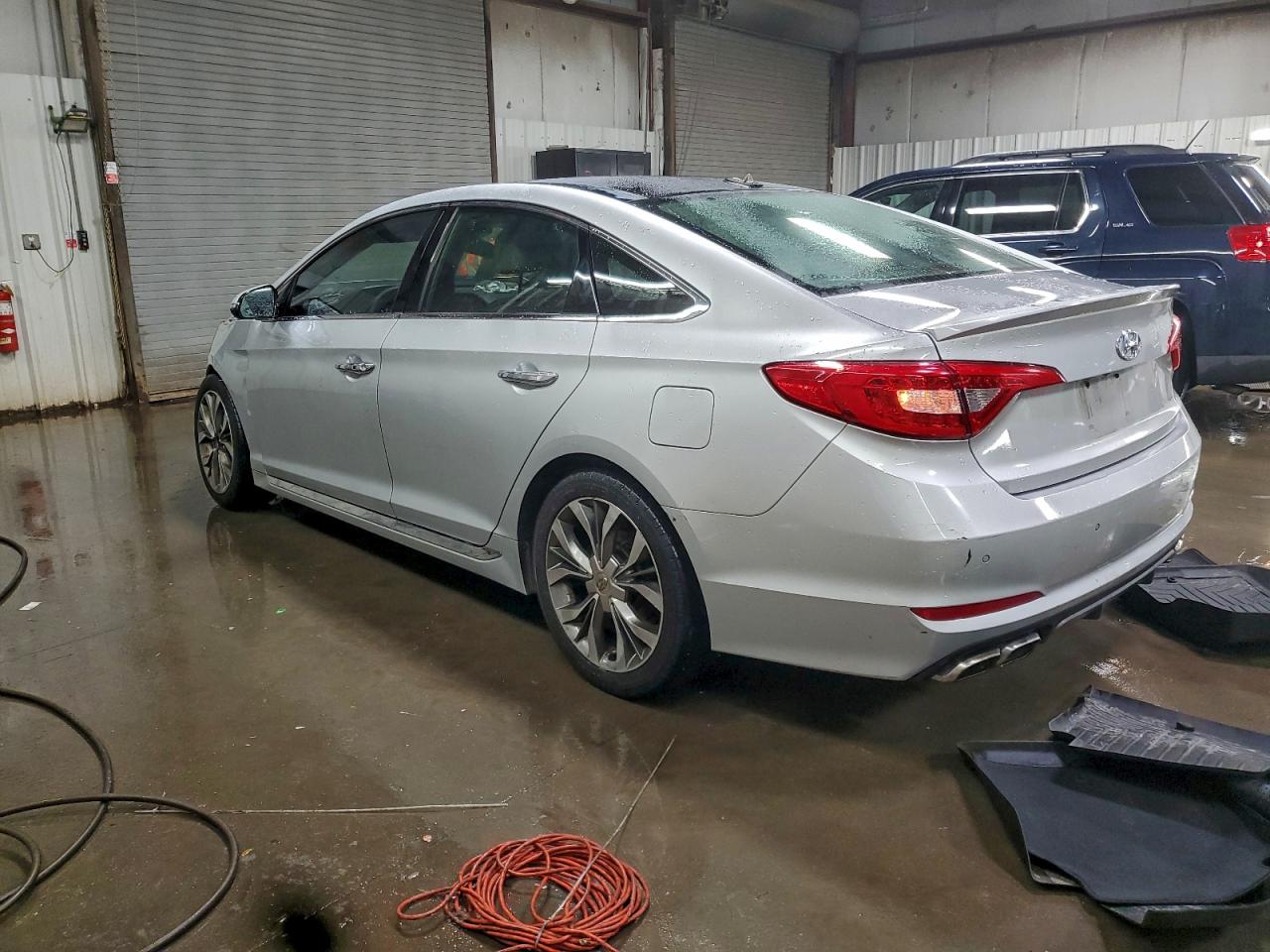 2015 HYUNDAI SONATA SPORT photo 2