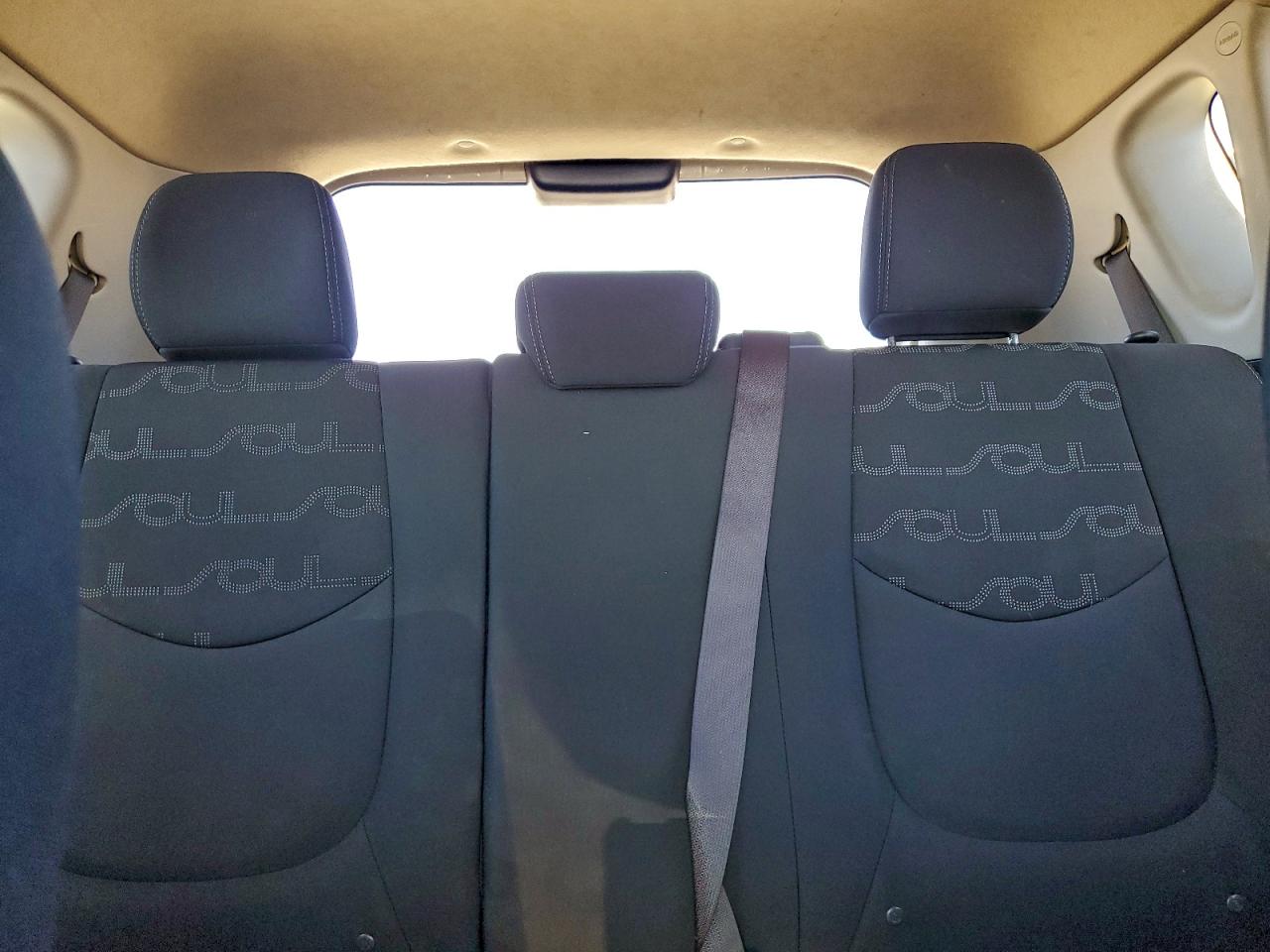 2013 KIA SOUL + photo 10